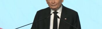 Jarosław Kaczyński na konferencji PiS w czasie spadków sondażowych w 2025 roku