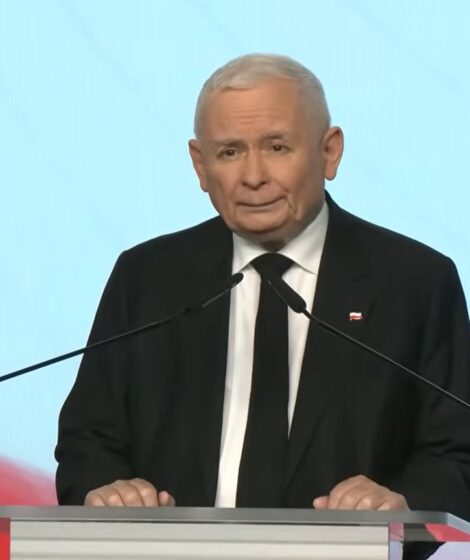 Jarosław Kaczyński na konferencji PiS w czasie spadków sondażowych w 2025 roku