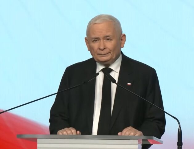 Jarosław Kaczyński na konferencji PiS w czasie spadków sondażowych w 2025 roku