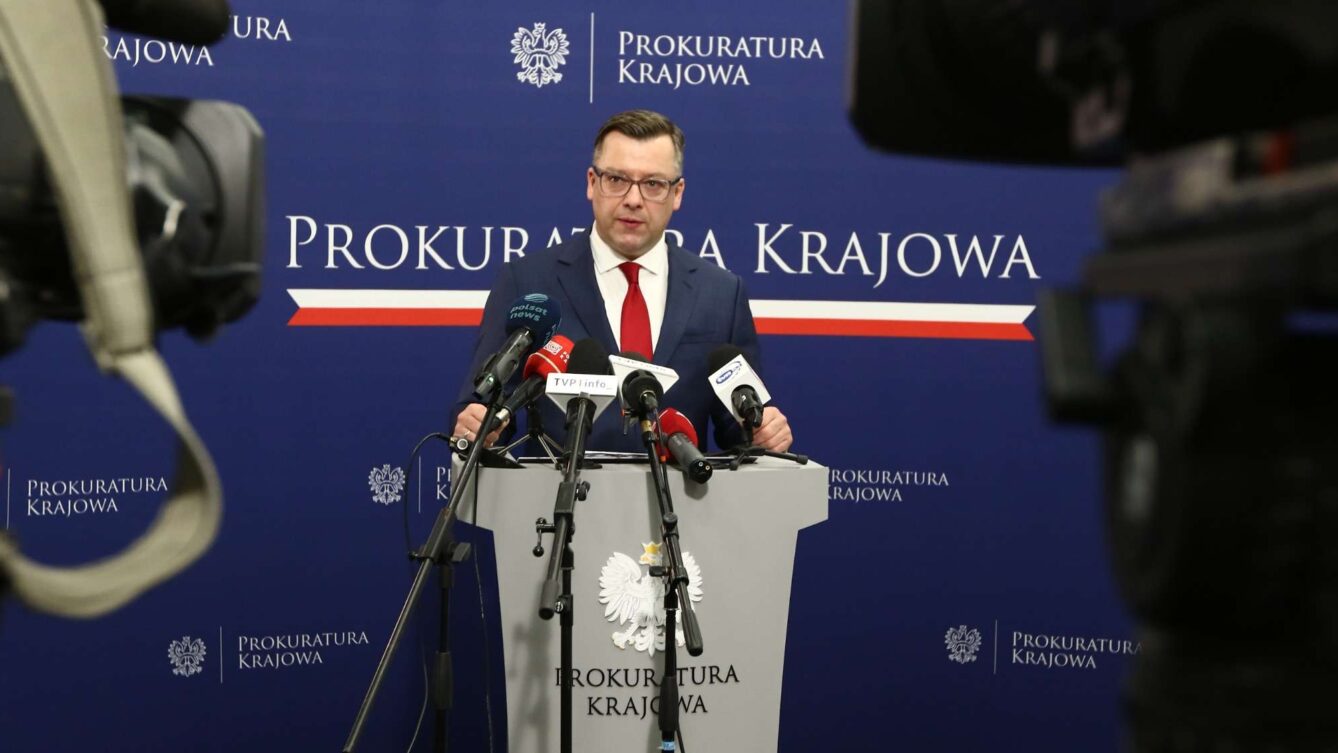 Prokuratura Krajowa ogłasza cofnięcie paszportu dyplomatycznego Zbigniewa Ziobro/ MSZ