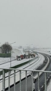 Samochody ciężarowe zakorkowały podjazd pod Górę Św. Anny na autostradzie a4/ FB