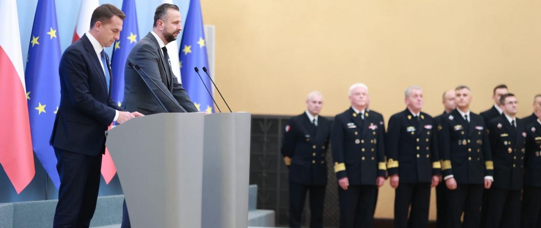 wicepremier i szef MON  W. Kosiniak - Kamysz ogłasza zakup okrętów podwodnych dla Marynarki Wojennej/ MON