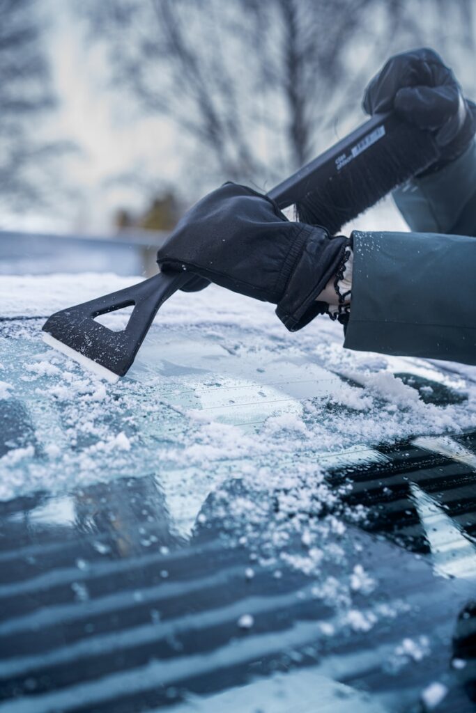 Jazda z nieoczyszczonymi szybami jest niebezpieczna