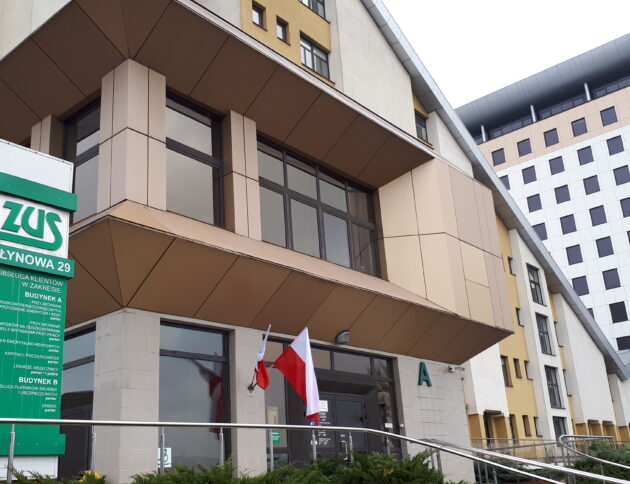 ZUS – symbol bezkarności urzędniczej i walki obywatela z państwem. Fot: Rakoon - Praca własna, CC0