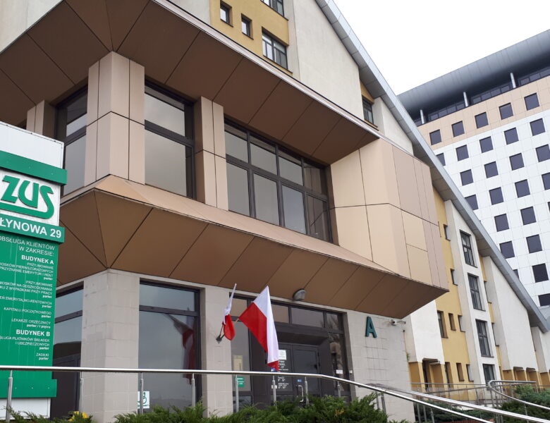 ZUS – symbol bezkarności urzędniczej i walki obywatela z państwem. Fot: Rakoon - Praca własna, CC0