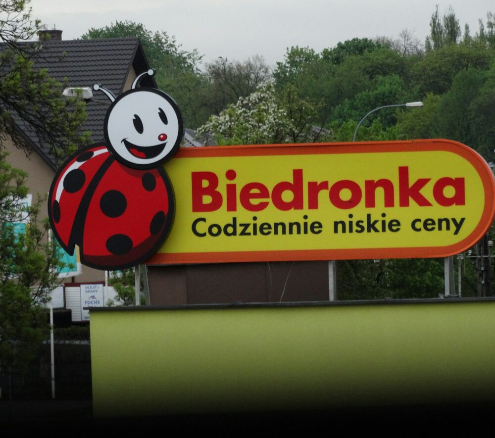 Pensje w Biedronce od 2026 roku w górę. Kasjerzy, magazynierzy i kierownicy zarobią więcej. Sprawdź oficjalne stawki i premie./ fot: Piotr Pienkowski/ Unsplash