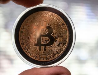 Wybuchła afera Zondacrypto. Na zdjęciu Bitcoin - najsłynniejsza kryptowaluta świata, fot: Brian Wangenheim/ Unsplash