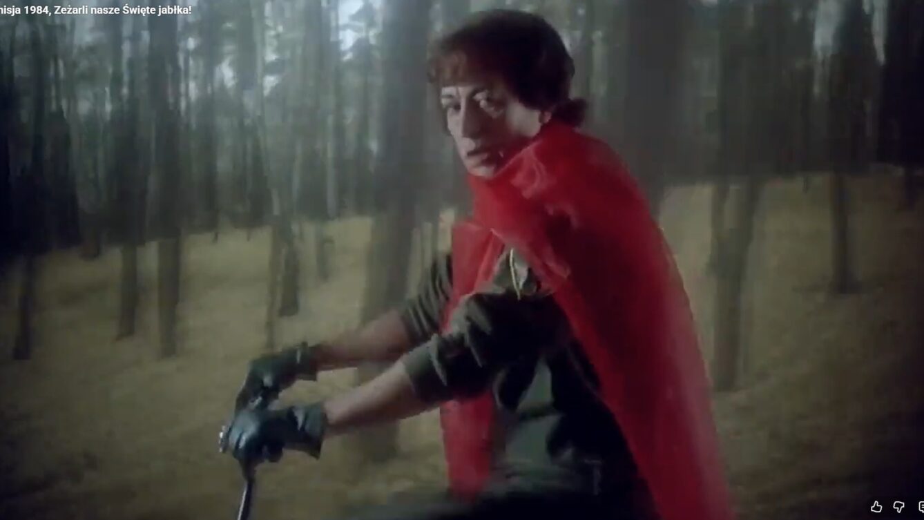 Jej Ekscelencja na stacjonarnym rowerze - film Seksmisja w reż. Juliusza Machulskiego