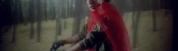Jej Ekscelencja na stacjonarnym rowerze - film Seksmisja w reż. Juliusza Machulskiego