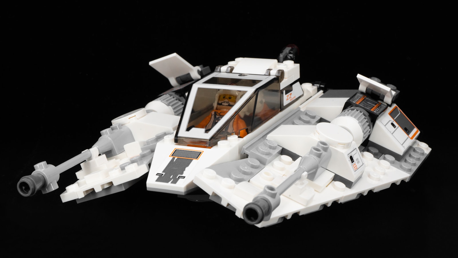 JSW chce budować statki kosmiczne, fot: Philip Myrtorp/ Unsplash