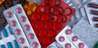 Krajowi Producenci Leków ostrzegają: ograniczenia w programie 65+ i zmiany w KPC mogą pozbawić pacjentów dostępu do terapii i osłabić bezpieczeństwo lekowe Polski.