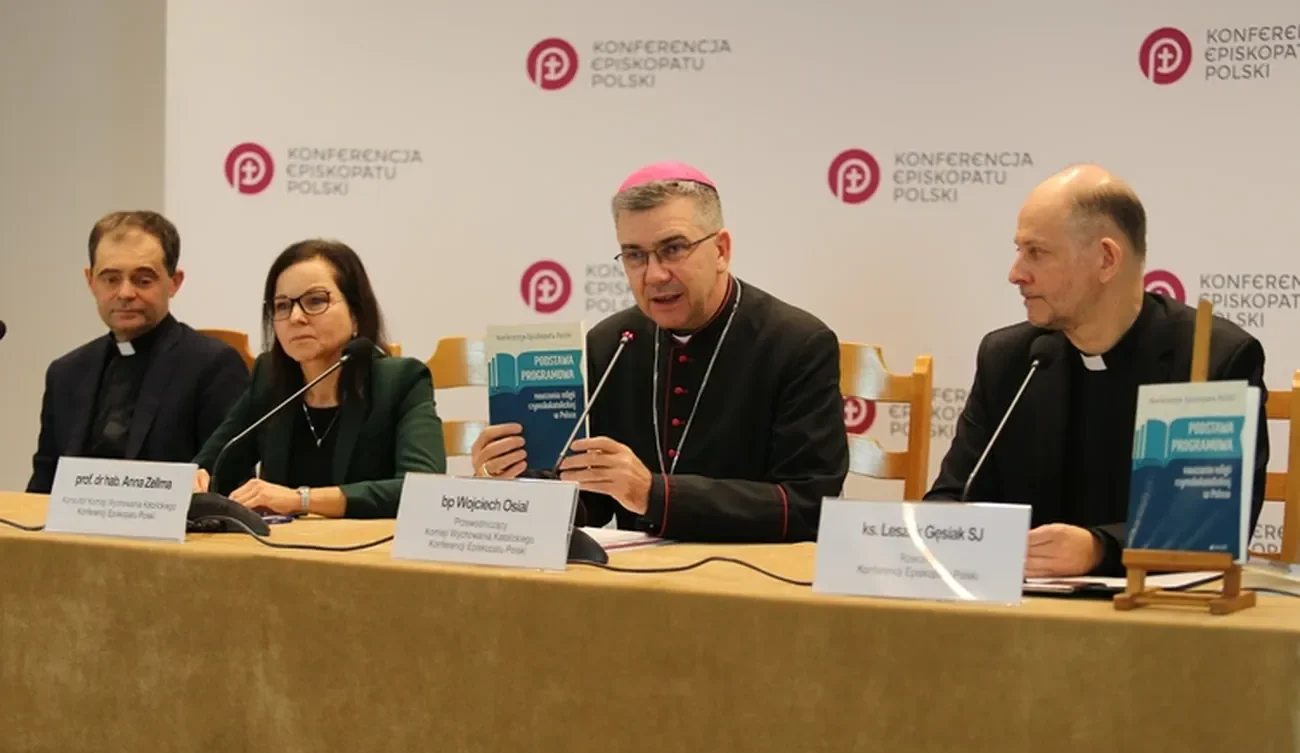 Konferencji Episkopatu Polski prezentuje nową podstawę programową lekcji religii/ KEP