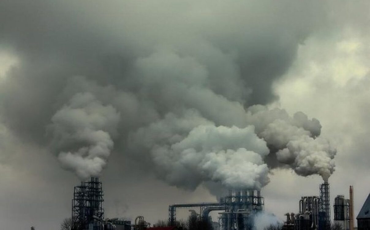 Widok na pracującą w Szczecinku fabrykę Kronospan
Fot. SIS Terra