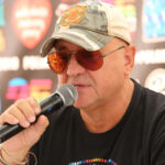 Jurek Owsiak na Pol’and’Rock Festiwal (2019), fot: Ralf Lotys (Sicherlich), CC BY 4.0