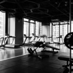 Najtańsze karnety fitness kuszą ceną. UOKiK sprawdza, czy Benefit Systems jasno informowało o czasie trwania umów i łącznych kosztach abonamentów. fot.: Risen Wang/ Unsplash