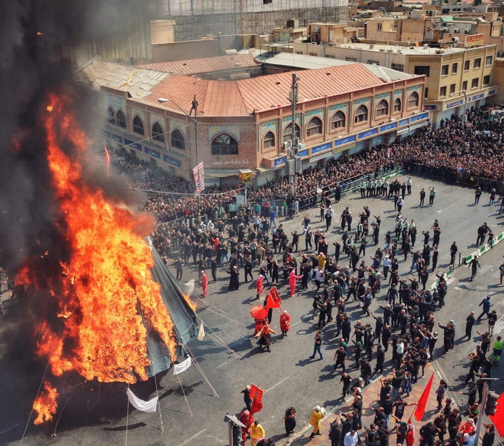 W Iranie trwają największe od trzech lat protesty społeczne, które objęły niemal cały kraj. Fot: Hossein Amiri/Unsplash