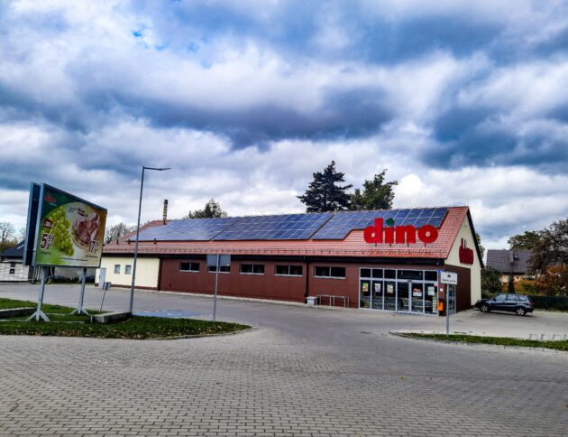 Sklep Dino w Bielawie. Autorstwa Kamil Kulawik - Praca własna, CC BY-SA 4.0