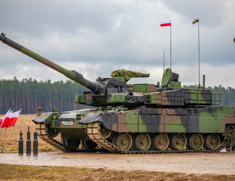Polski K2 Black Panther. fot. autorstwa Staff Sgt. Matthew Foster, Domena publiczna