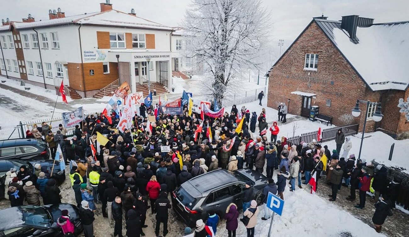 Protesty organizacji konserwatywnych w Kielnie