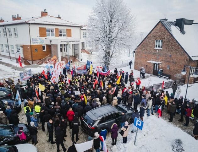 Protesty organizacji konserwatywnych w Kielnie