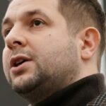 Patryk Jaki oskarża środowisko Grzegorza Brauna o prorosyjską kryptoagenturę i realizację interesów Kremla. Autorstwa European Parliament - , CC BY 2.0