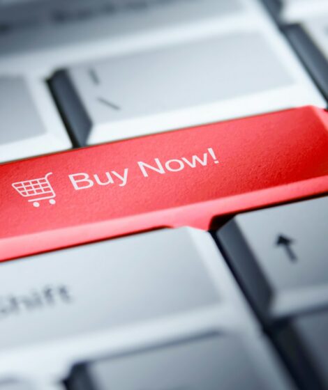 „Błąd systemu” w sklepie internetowym. Kiedy anulowanie zamówienia łamie prawo. fot: Money Knack/Unsplash