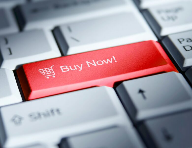 „Błąd systemu” w sklepie internetowym. Kiedy anulowanie zamówienia łamie prawo. fot: Money Knack/Unsplash