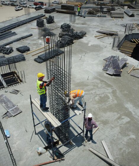 Czy nowe przepisy o schronach od 2026 roku podniosą ceny mieszkań? Ekspertka PZFD uspokaja, deweloperzy ostrzegają przed kumulacją kosztów. fot: Glenov Brankovic/Unsplash