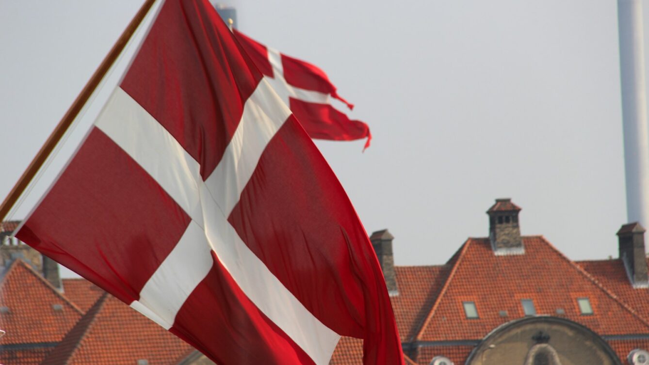 Duńska dlaga. Duńczycy i Niemcy omijają produkty z USA. fot: Serge Taeymans/Unsplash