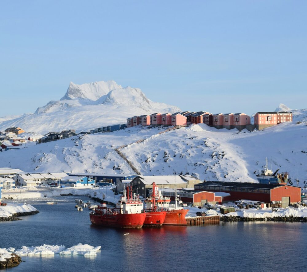 Grenlandia. Sondaż Forsa pokazuje, że większość Niemców popiera militarną pomoc Danii w razie ataku USA na Grenlandię. fot: Ken Mathiasen/Unsplash