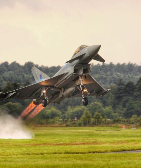 Niemiecki dyplomata Wolfgang Ischinger sugeruje przekazanie Polsce uzbrojenia jako gest polityczny zamiast sporów o reparacje.