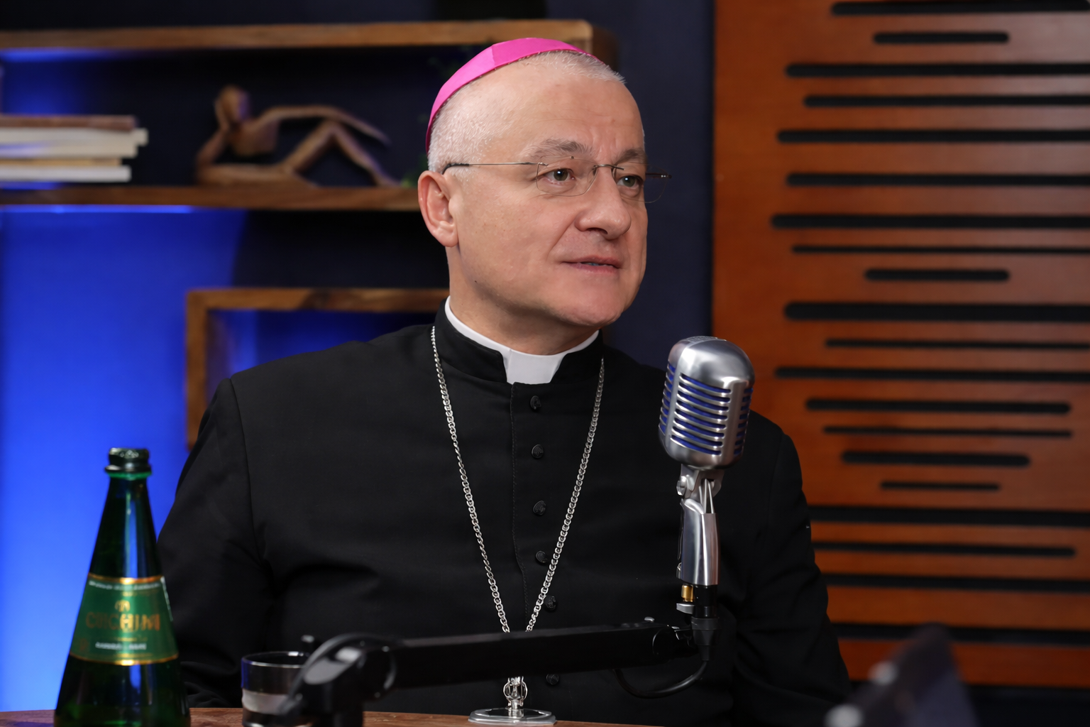 Bp Ważny mówi o aferach seksualnych w Kościele w programie B. Romanowskiego na youtube