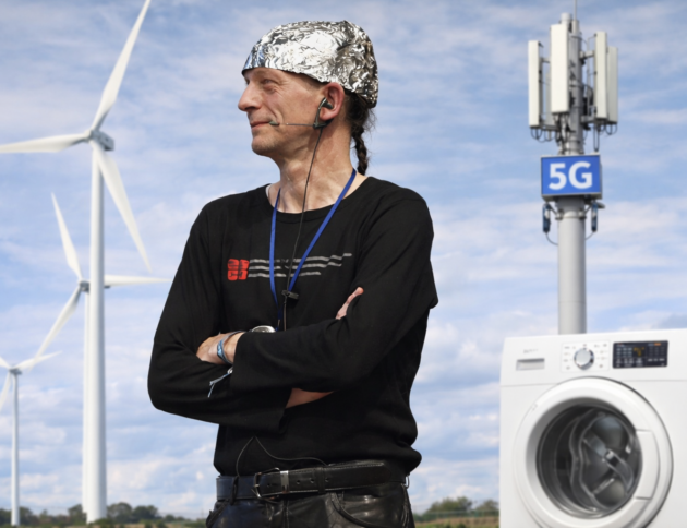 OZE na celowniku: Czy Twoja pralka jest bezpieczna? Ministerstwo ostrzega przed „foliarską” propagandą