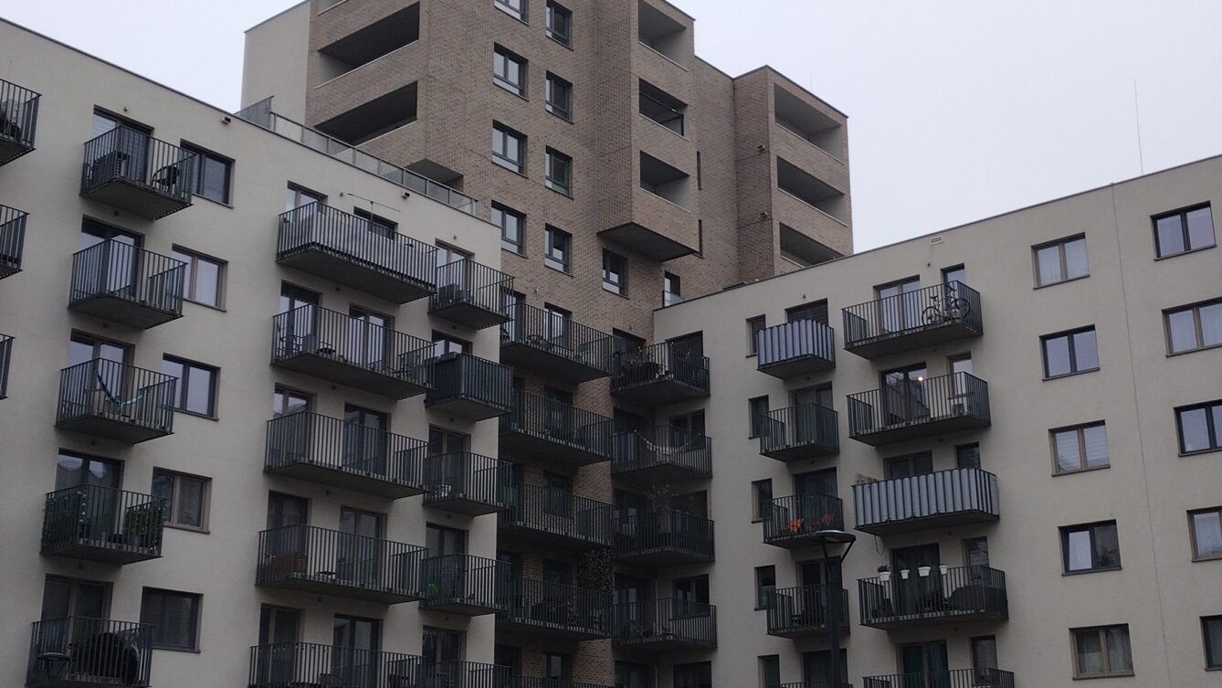 Budynek Dom Development z problematycznymi balkonami – decyzja PINB, Fot: Rafał Bernasiński/Fakty Plus