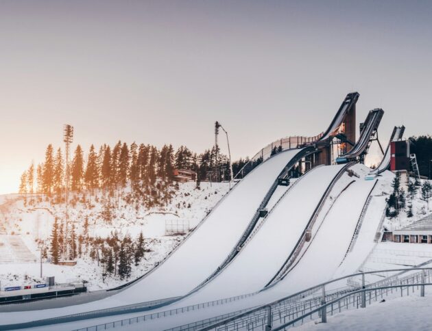 Skocznie narciarskie. W piątek rozpoczynają się Zimowe Igrzyska we Włoszech. fot: Hert Niks/ Unsplash