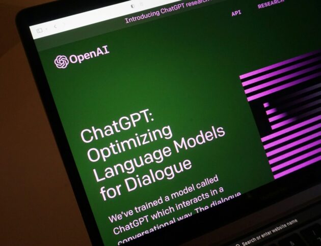 OpenAI wprowadza reklamy. fot: Rolf van Root/Unsplash