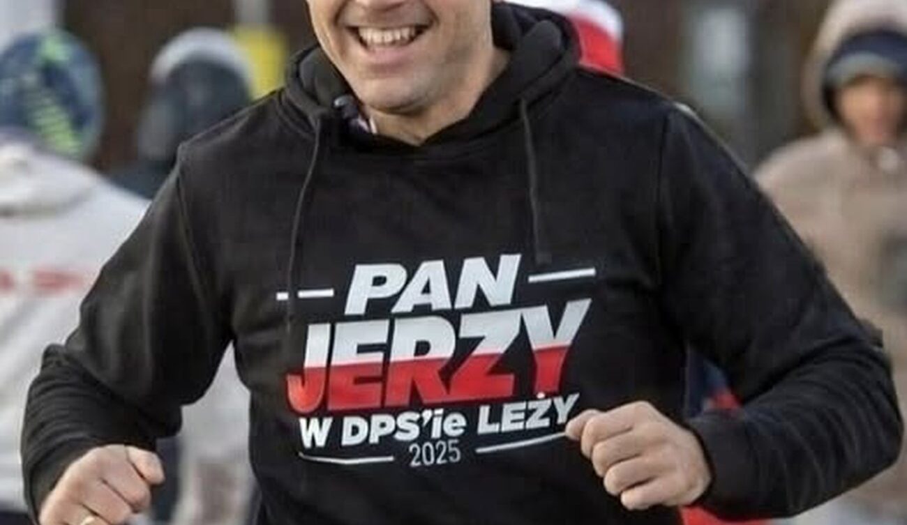 profil SokzBuraka na FB szydzi z Karola Nawrockiego za reklamę firmy jego siostry.