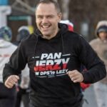 profil SokzBuraka na FB szydzi z Karola Nawrockiego za reklamę firmy jego siostry.