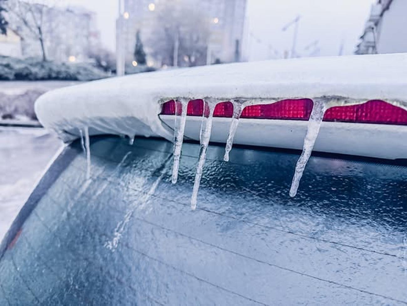 Ostrzeżenia o kolejnym ataku zimy. Mróz i gołoledź.