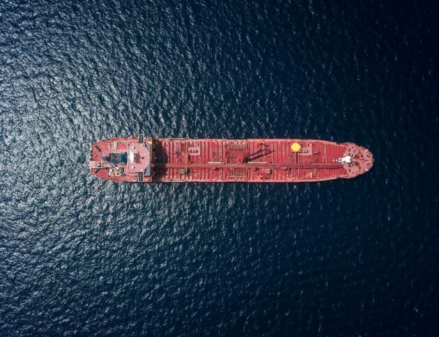 Flota cieni zatrzymywana w europejskich portach. Fot: Shaah Shahidh/ Unsplash