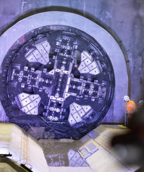 Tarcza TBM Kinga zakończyła drążenie tunelu ewakuacyjnego na linii Podłęże-Piekiełko. Sprawdź postępy prac i nowe czasy przejazdu pociągów z Krakowa w góry. fot: MI