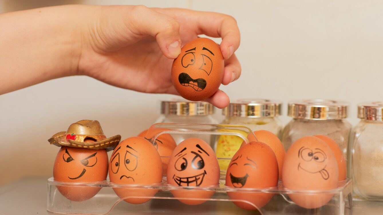 Od 2026 roku w polskich sklepach będzie można kupić głównie jajka nie pochodzące z hodowli klatkowej. fot: Олег Мороз, Unsplash