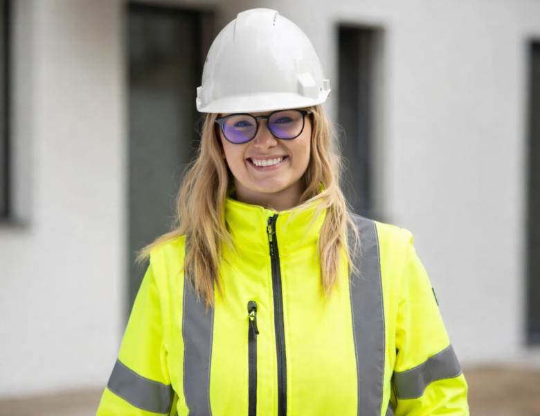 Inżynierki w budownictwie zarabiają o 26 procent mniej. Raport PIIB 2026. Polska Izba Inżynierów Budownictwa