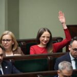 Ministra Dziemianowicz-Bąk podczas głosowania w Sejmie. fot. Mateusz Włodarczyk/MRPiPS