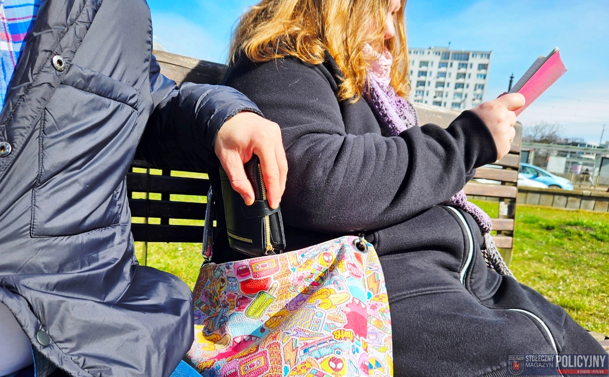 Jak działają kieszonkowcy.  Zdjęcie Tomasz Oleszczuk/Policja