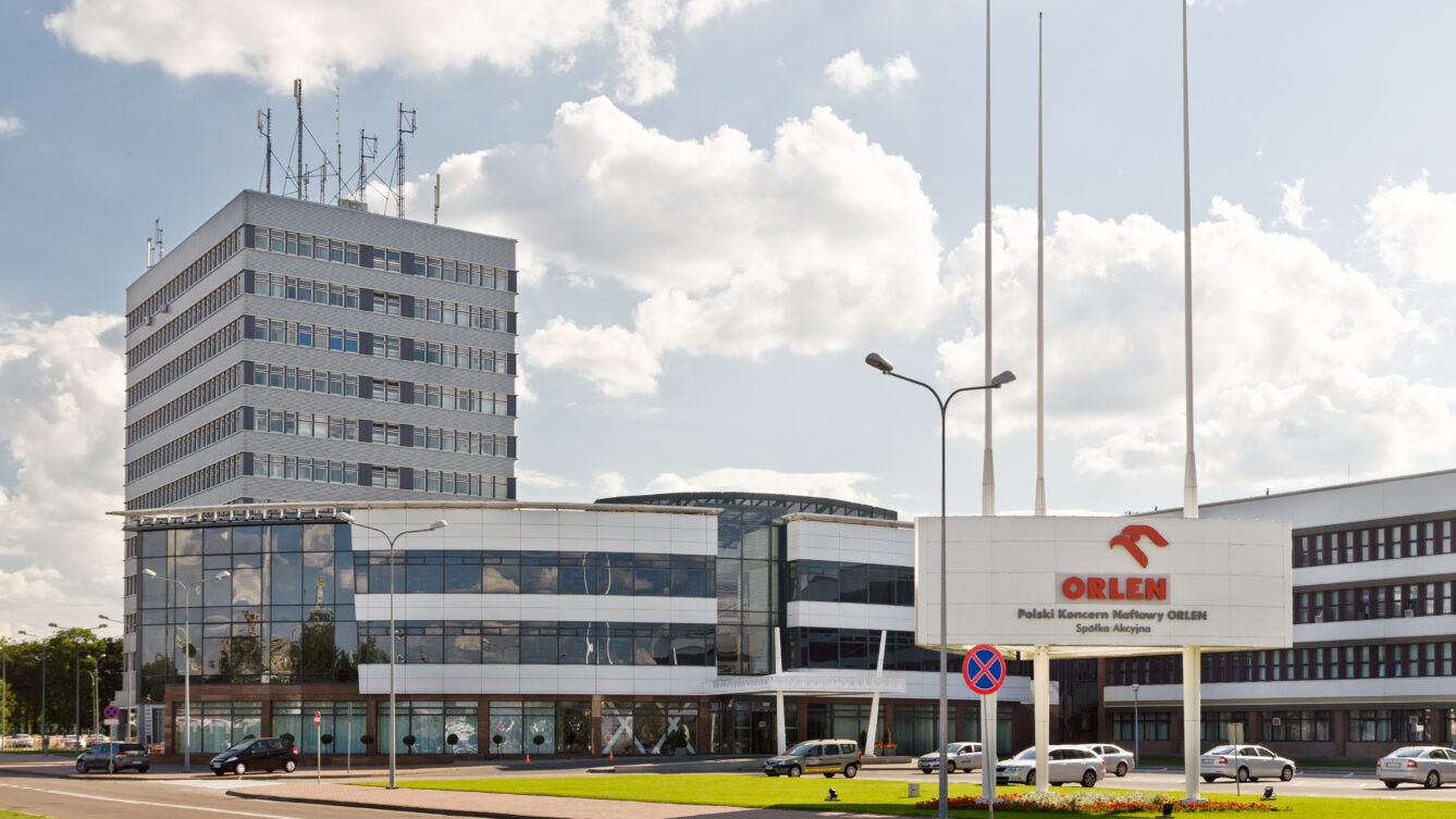 Siedziba Orlen w Płocku, autor: Adam Kliczek, http://memoriesstay.com, Praca własna, CC BY-SA 3.0 pl