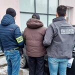 Aresztowanie podejrzanego o pomoc w przemysie migrantów przez granicę. źródło: Straż Graniczna