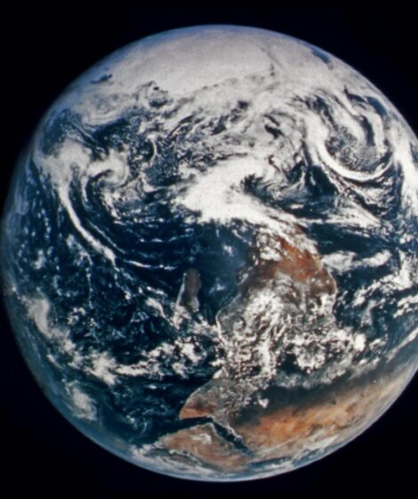 Wir polarnegy marzec 2026, rozpad stratosferycznego wiru nad Arktyką. Fot: Documerica/Unsplash