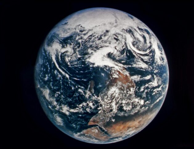 Wir polarnegy marzec 2026, rozpad stratosferycznego wiru nad Arktyką. Fot: Documerica/Unsplash