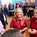 Ministra Nowacka wyklucza finansowanie drugiej godziny religii przez MEN.